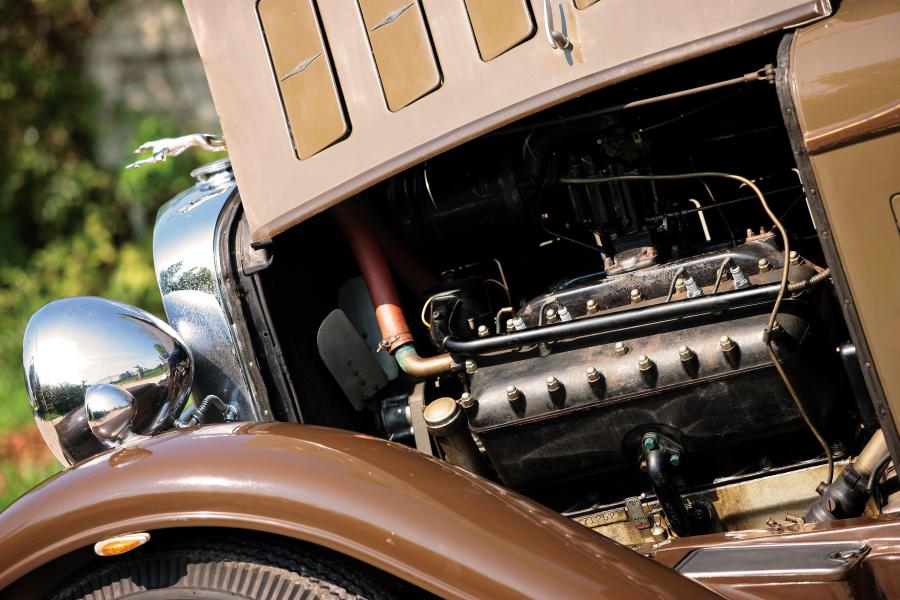  Lincoln Model KA 2-4-Passenger Coupe 1932 года  (фото 8 из 30)